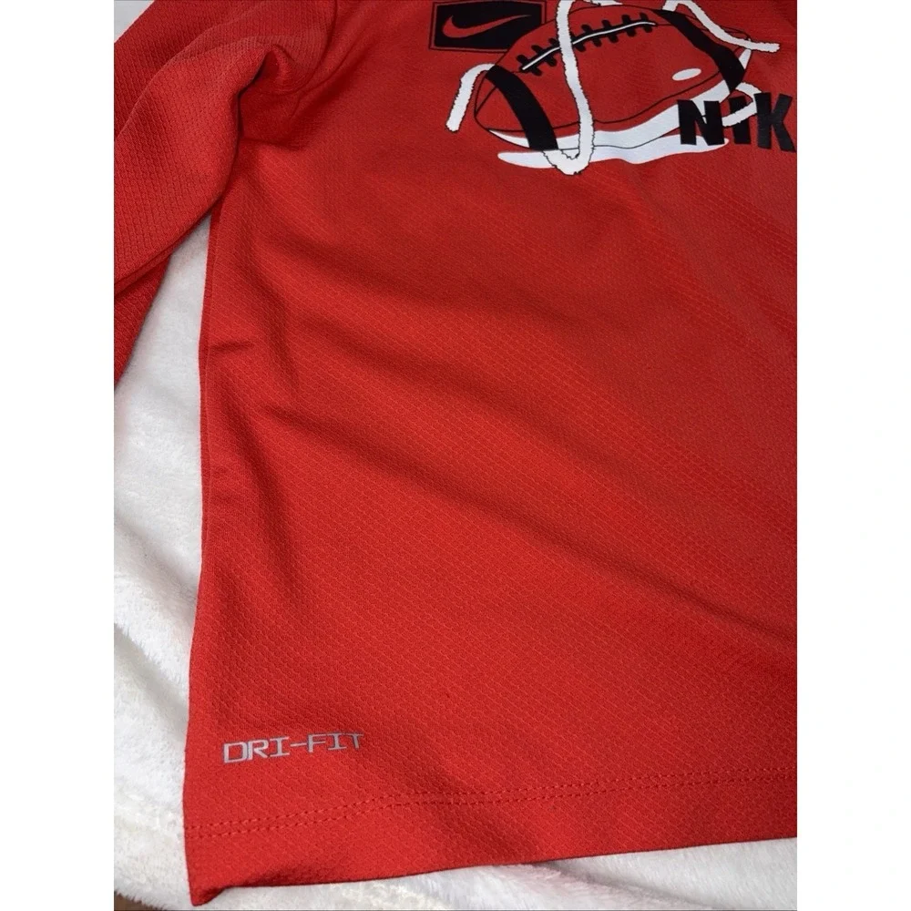 Nike Boys Dri-FIT Red Long Sleeve Hooded Graphic T-Shirt Football Size‎ 7 Active